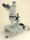 NCS06 — Nikon SMZ-10 Trinocular Stereomicroscope on Deluxe Diascopic Stand